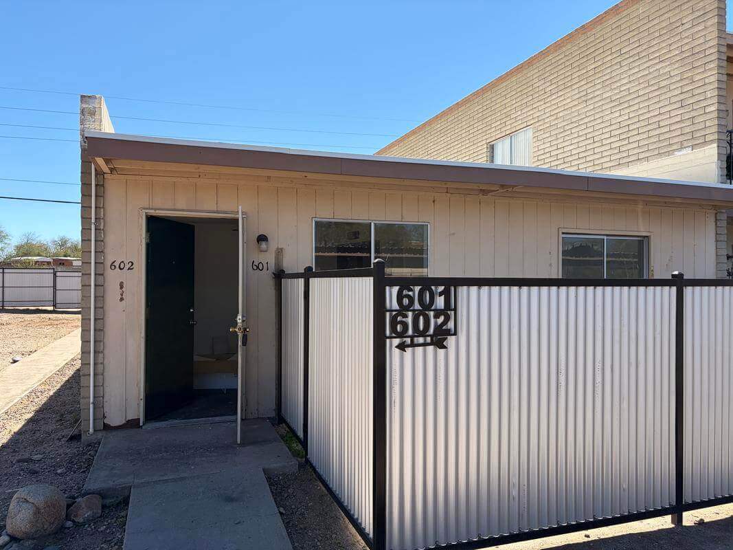 Duplex re-stucco